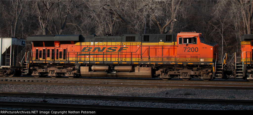 BNSF 7200